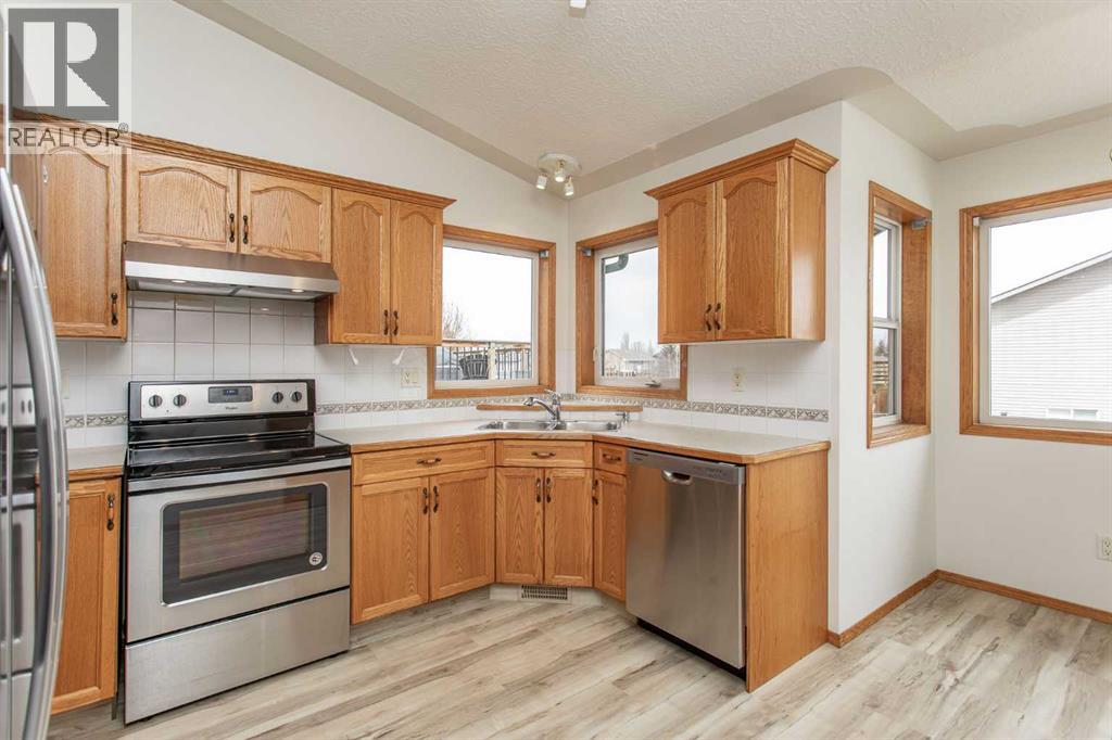 48 Duval Close, Red Deer, Alberta  T4R 2Y7 - Photo 9 - A2305282