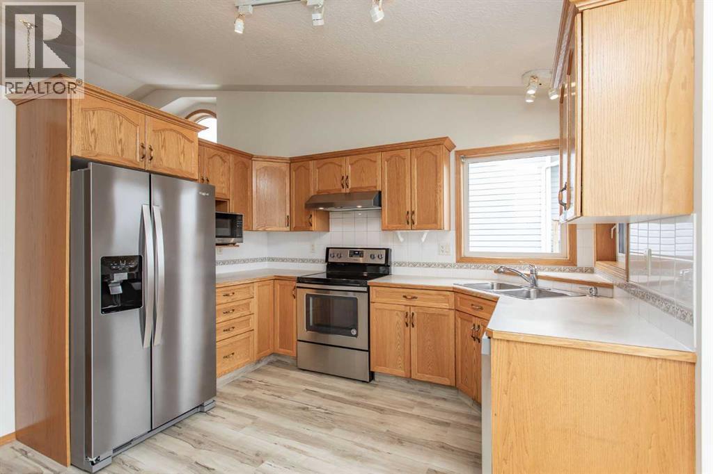 48 Duval Close, Red Deer, Alberta  T4R 2Y7 - Photo 10 - A2305282