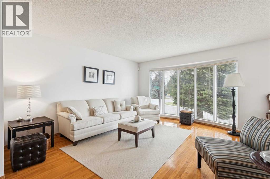 87 Edforth Road Nw, Calgary, Alberta  T3A 3V8 - Photo 3 - A2304186