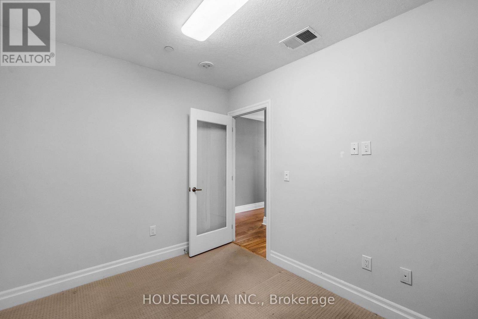 1302 - 240 Villagewalk Boulevard, London North, Ontario  N6G 0P6 - Photo 15 - X13047260