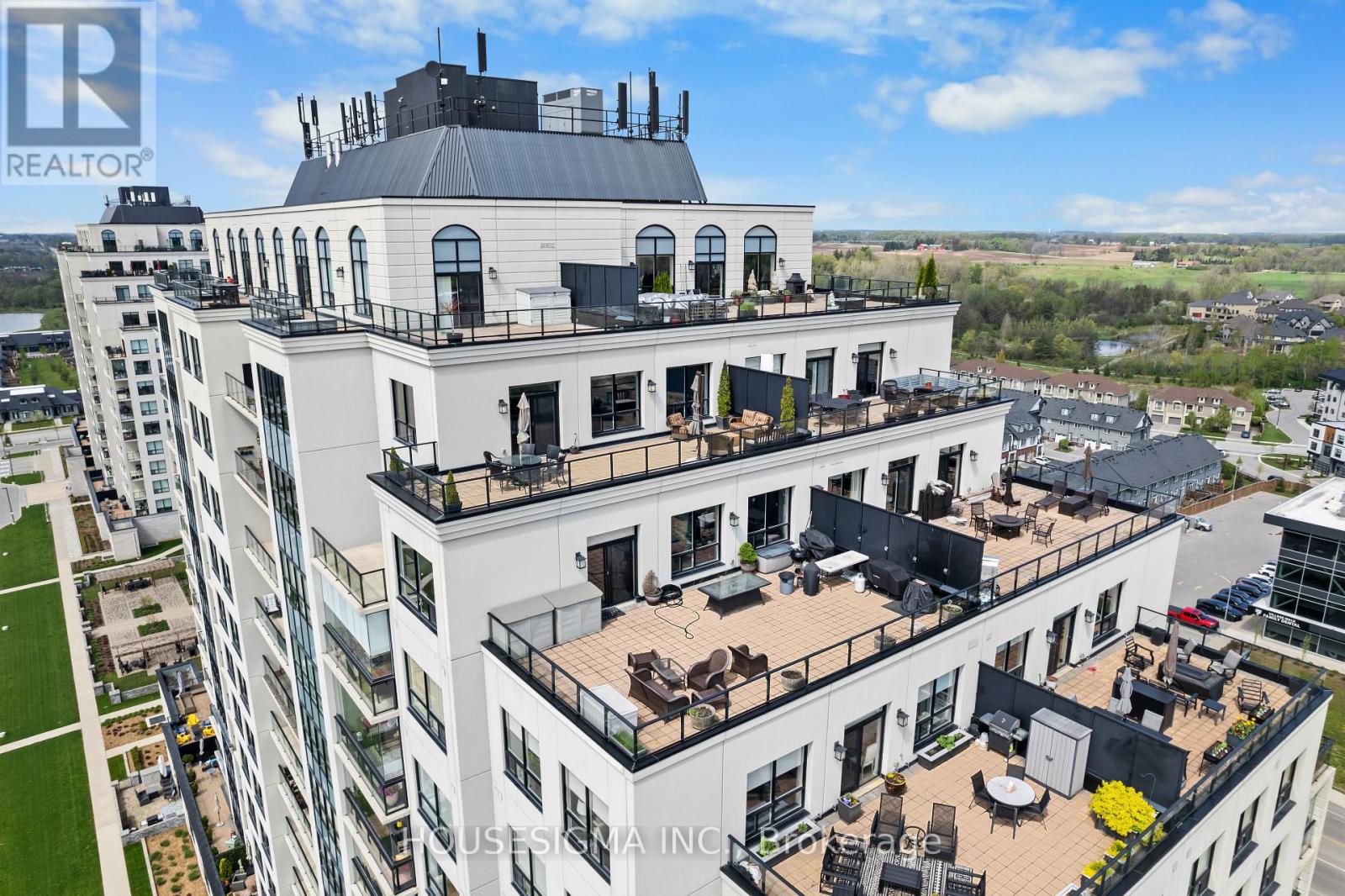 1302 - 240 Villagewalk Boulevard, London North, Ontario  N6G 0P6 - Photo 2 - X13047260