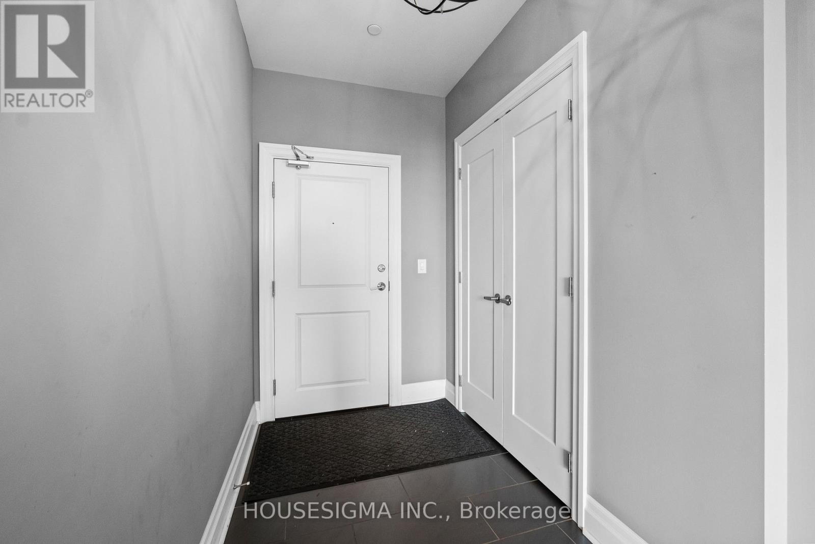 1302 - 240 Villagewalk Boulevard, London North, Ontario  N6G 0P6 - Photo 3 - X13047260