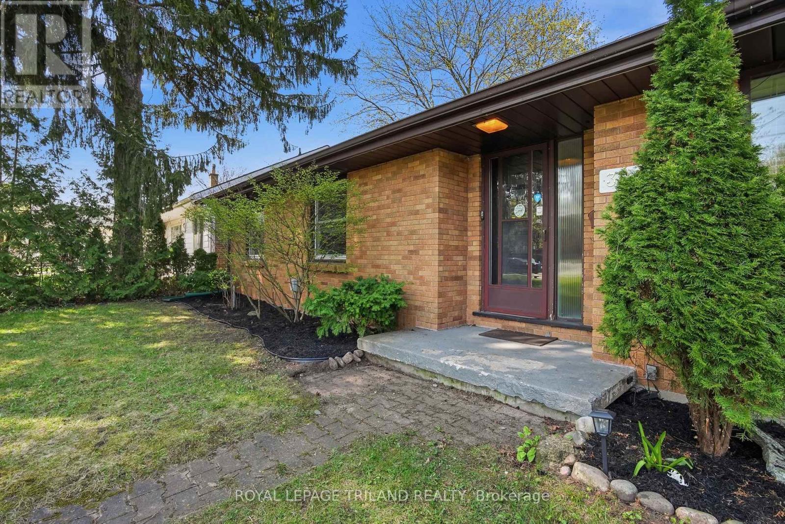 305 Stephen Street, London South, Ontario  N6K 2N2 - Photo 4 - X13047268