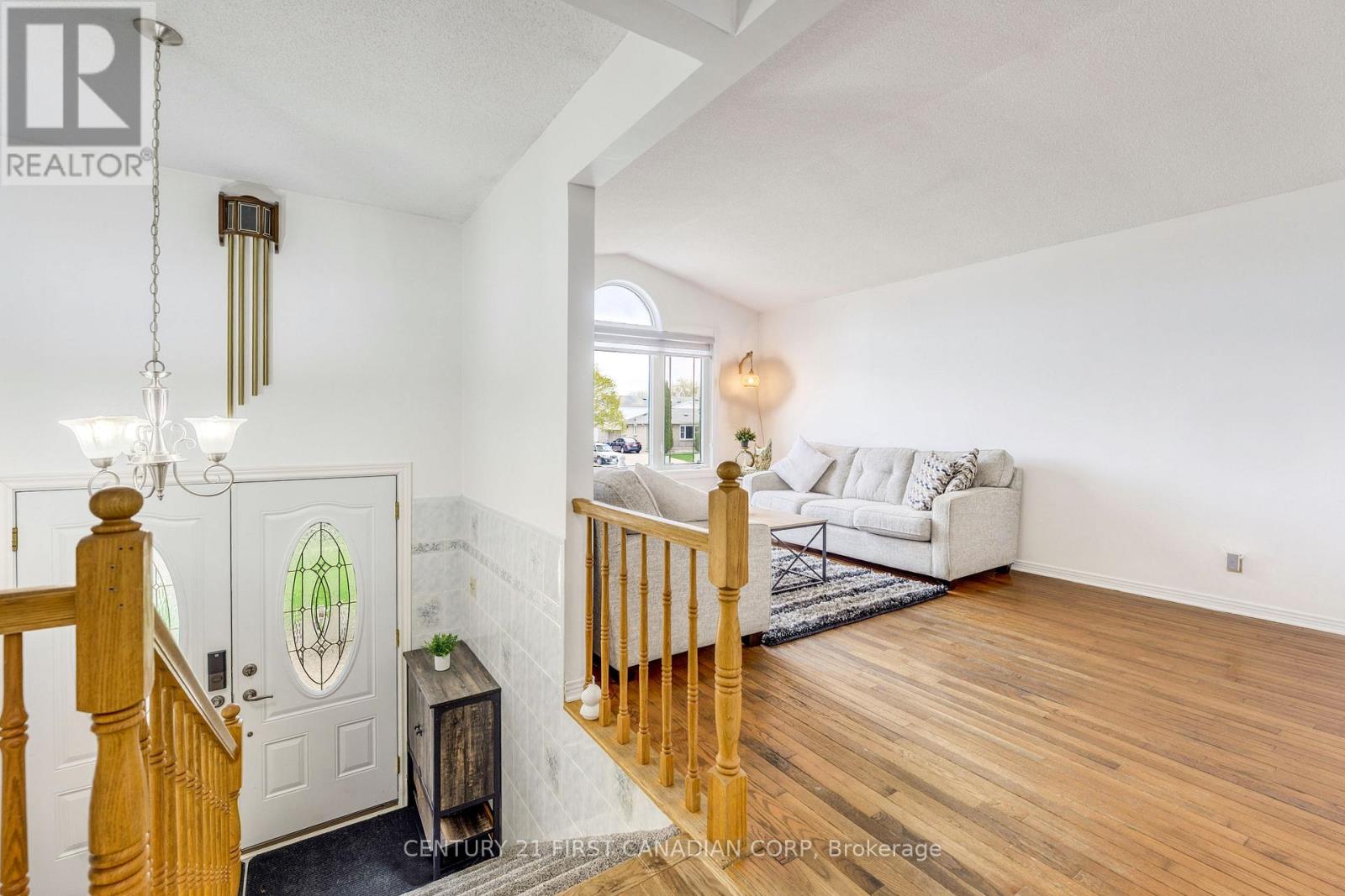 375 Trudeau Drive, Sarnia, Ontario  N7S 6H6 - Photo 4 - X13047288