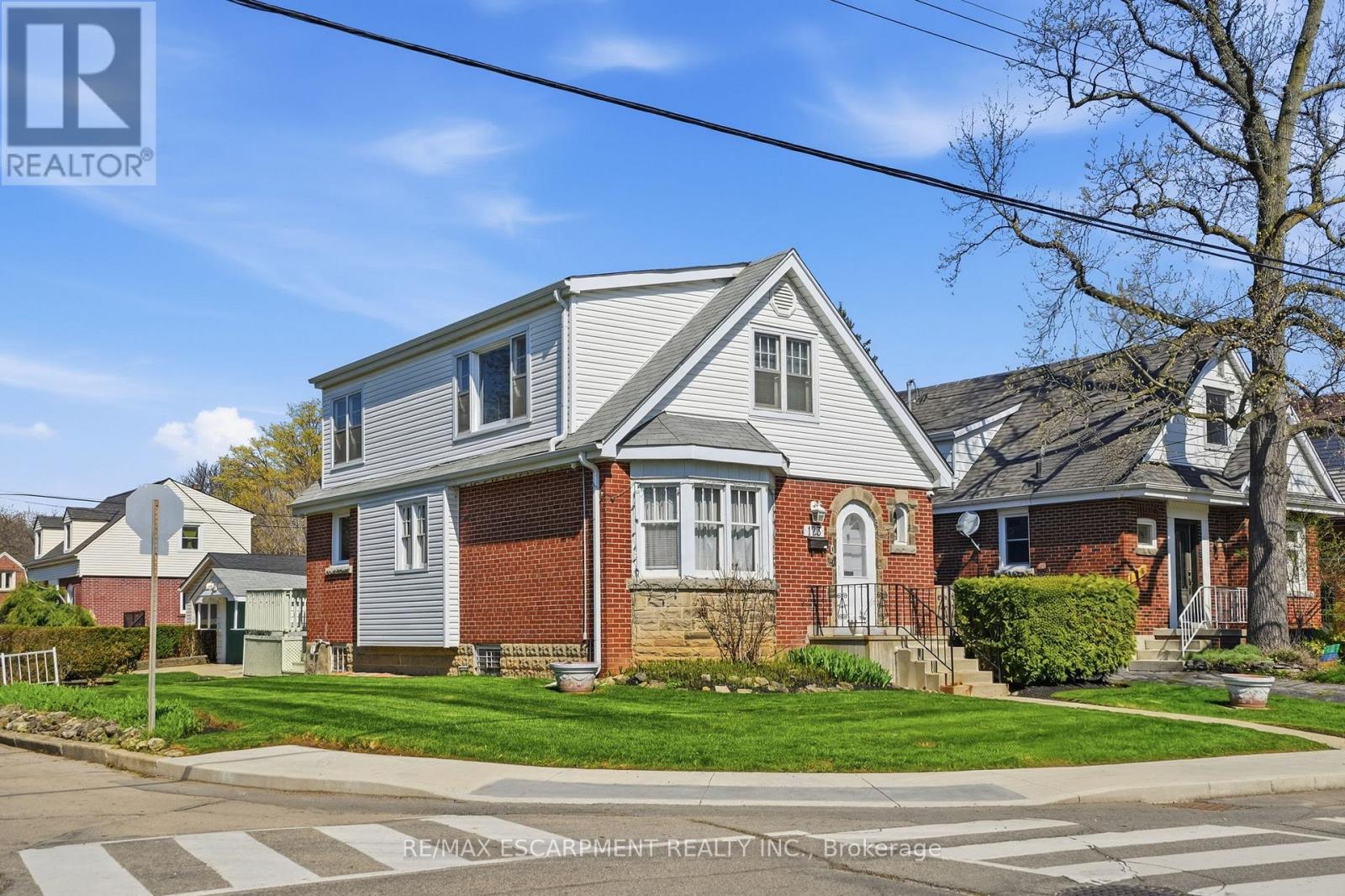 123 Longwood Road N, Hamilton (Westdale), Ontario  L8S 3V8 - Photo 2 - X13046902