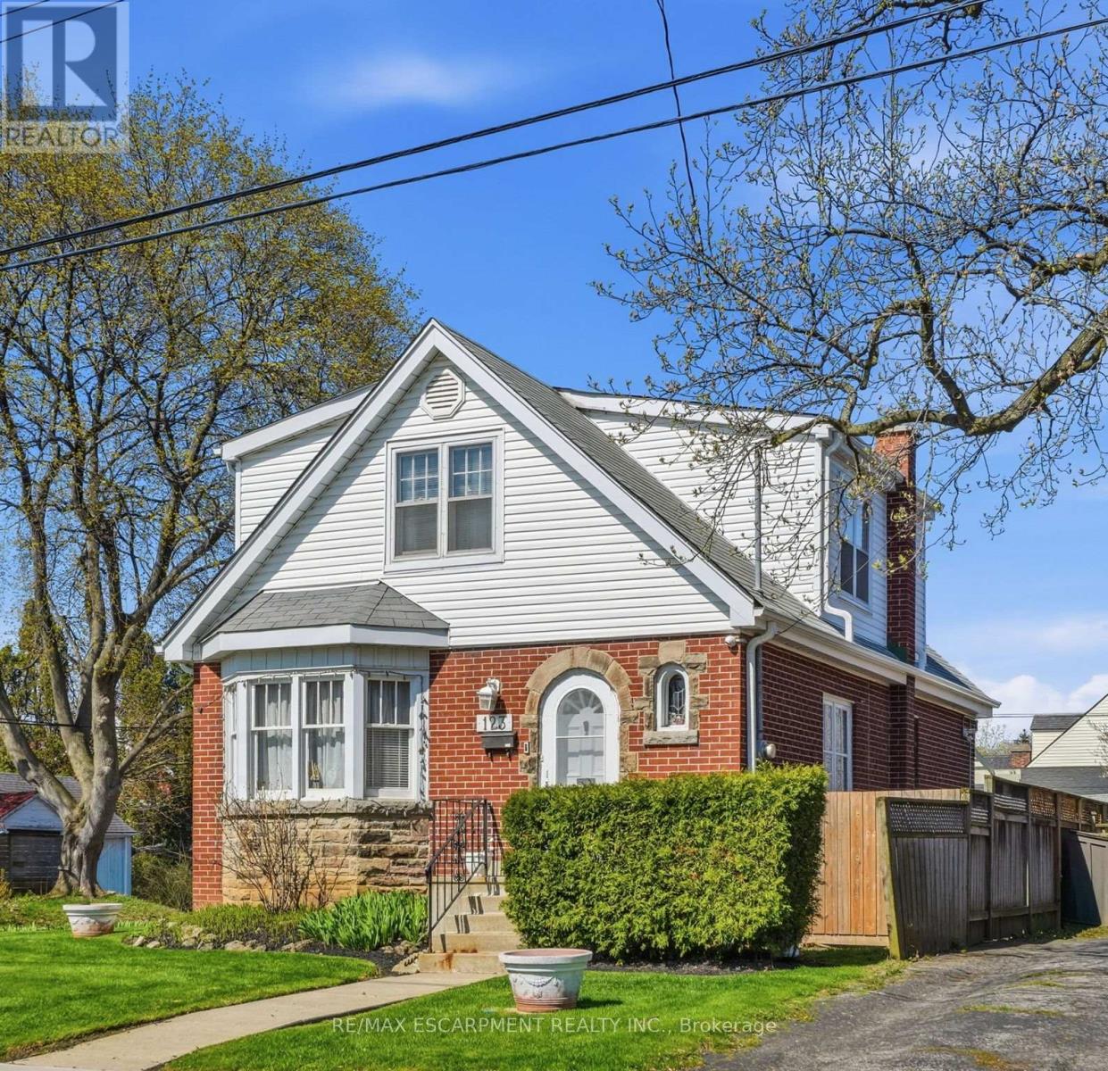 123 Longwood Road N, Hamilton (Westdale), Ontario  L8S 3V8 - Photo 3 - X13046902