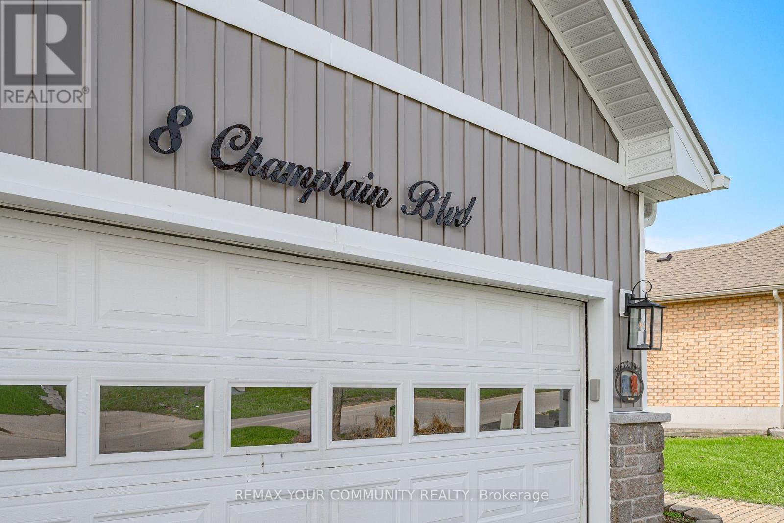 8 Champlain Boulevard, Kawartha Lakes, Ontario  K9V 0H9 - Photo 1 - X13046954