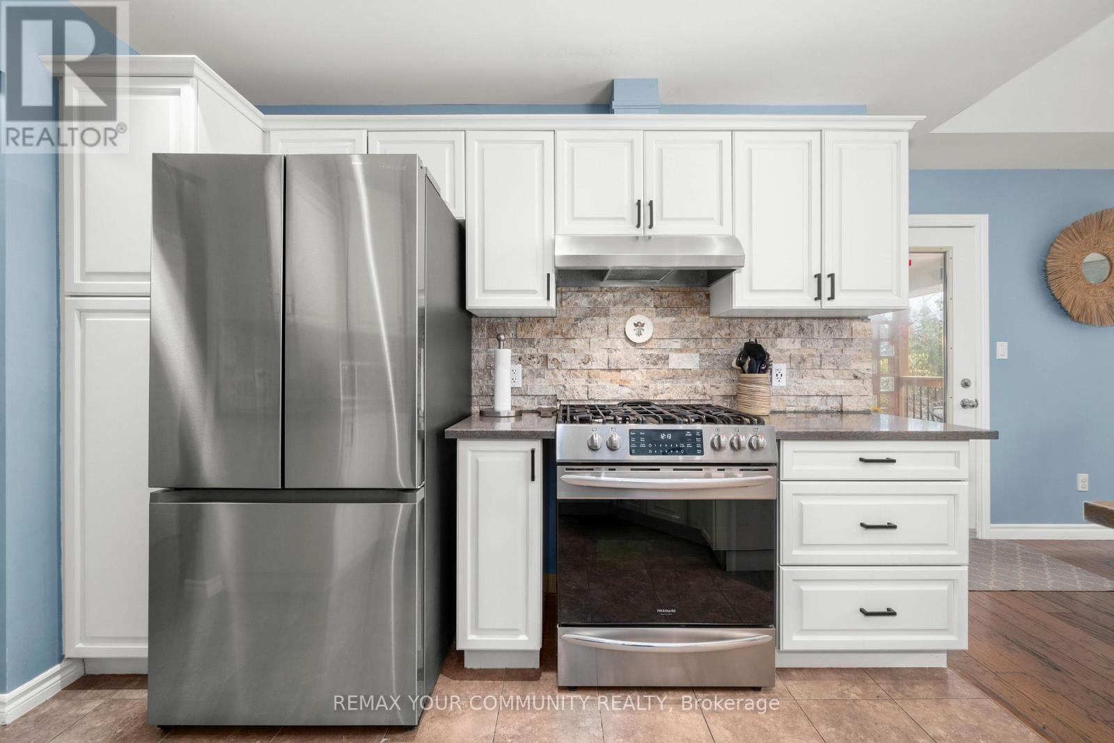 8 Champlain Boulevard, Kawartha Lakes, Ontario  K9V 0H9 - Photo 10 - X13046954