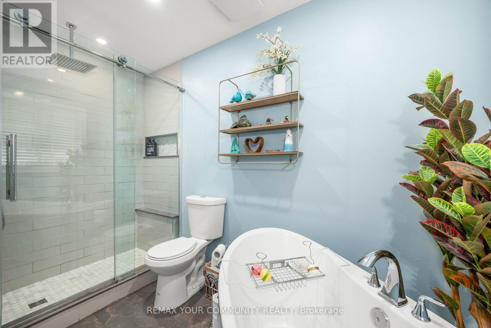 8 Champlain Boulevard, Kawartha Lakes, Ontario  K9V 0H9 - Photo 18 - X13046954