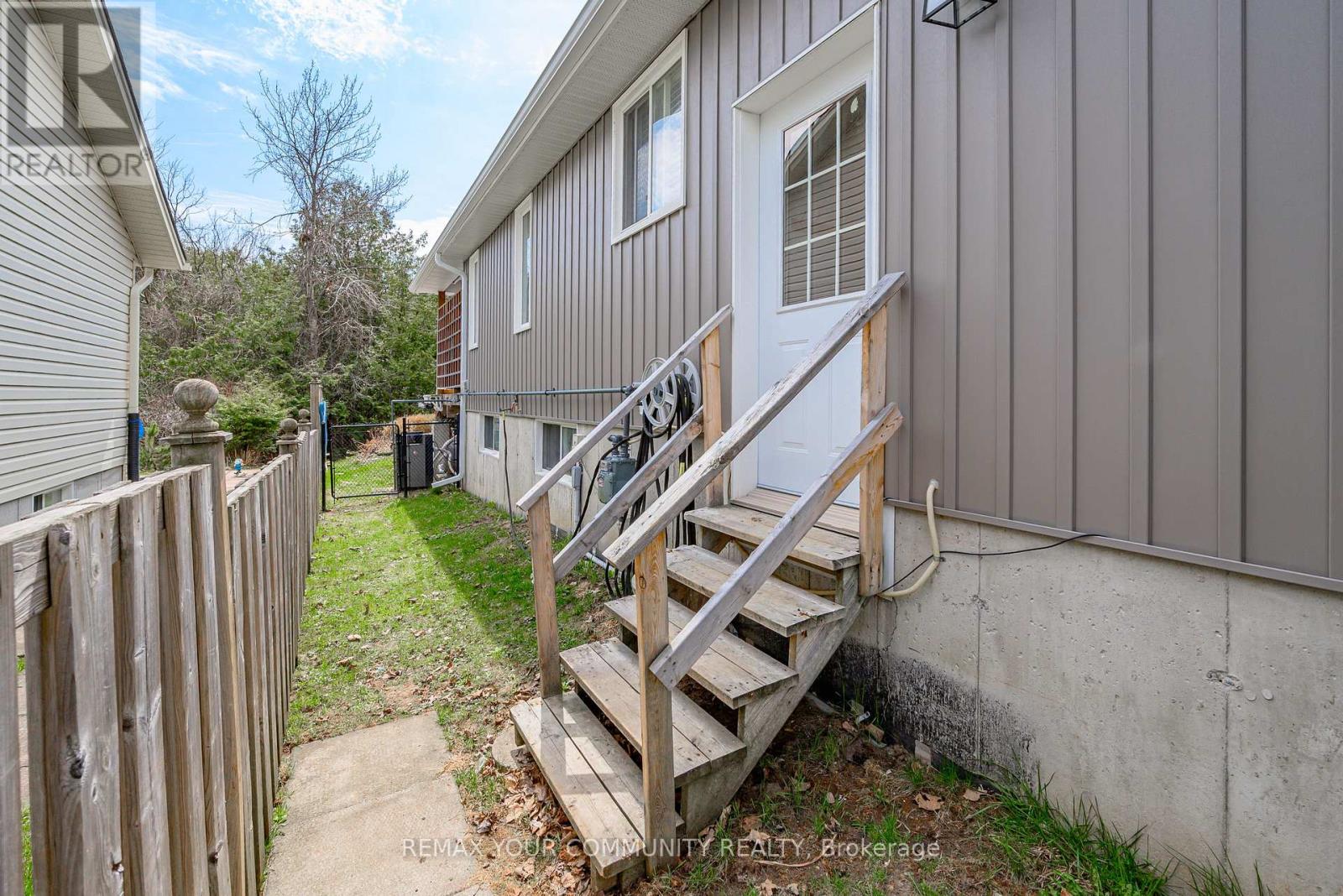 8 Champlain Boulevard, Kawartha Lakes, Ontario  K9V 0H9 - Photo 28 - X13046954