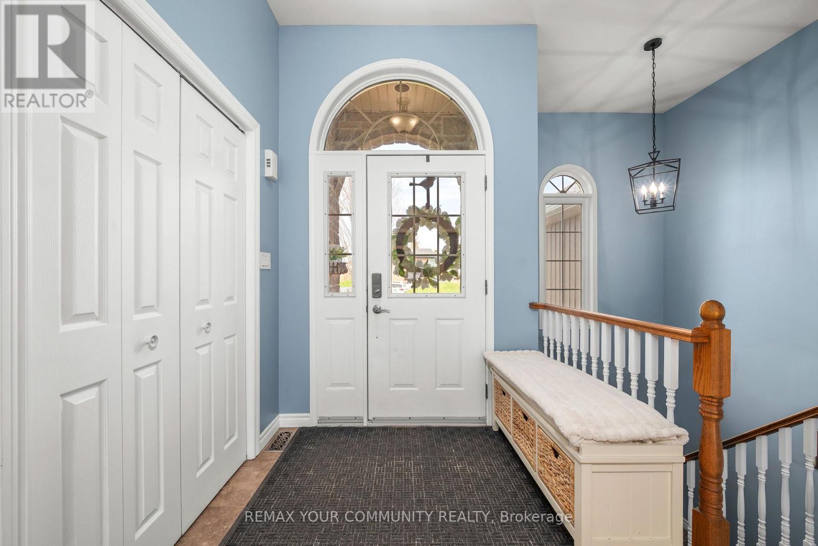 8 Champlain Boulevard, Kawartha Lakes, Ontario  K9V 0H9 - Photo 5 - X13046954