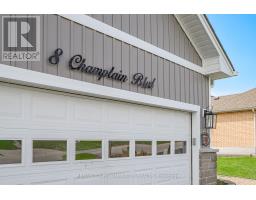 8 CHAMPLAIN BOULEVARD, Kawartha Lakes, Ontario