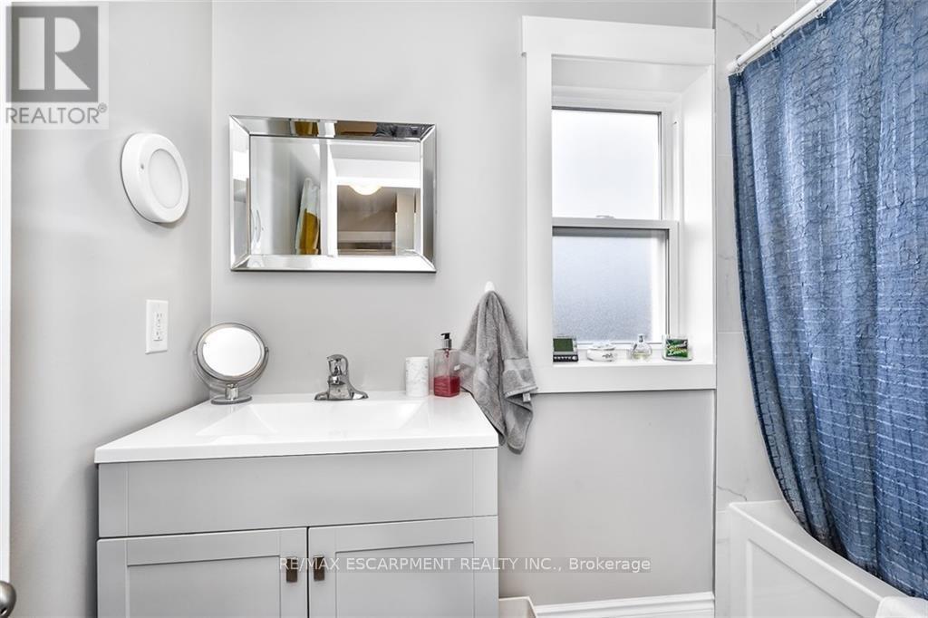 144 Ottawa Street S, Hamilton, Ontario  L8K 2E4 - Photo 8 - X13047010