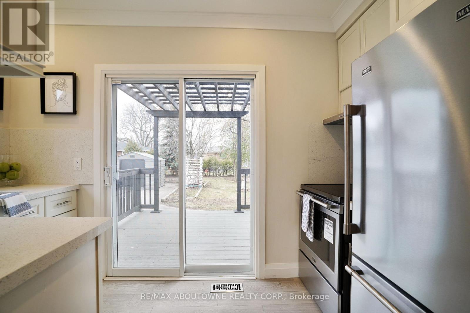 96 Mohawk Road E, Hamilton, Ontario  L9A 2G9 - Photo 19 - X13047056