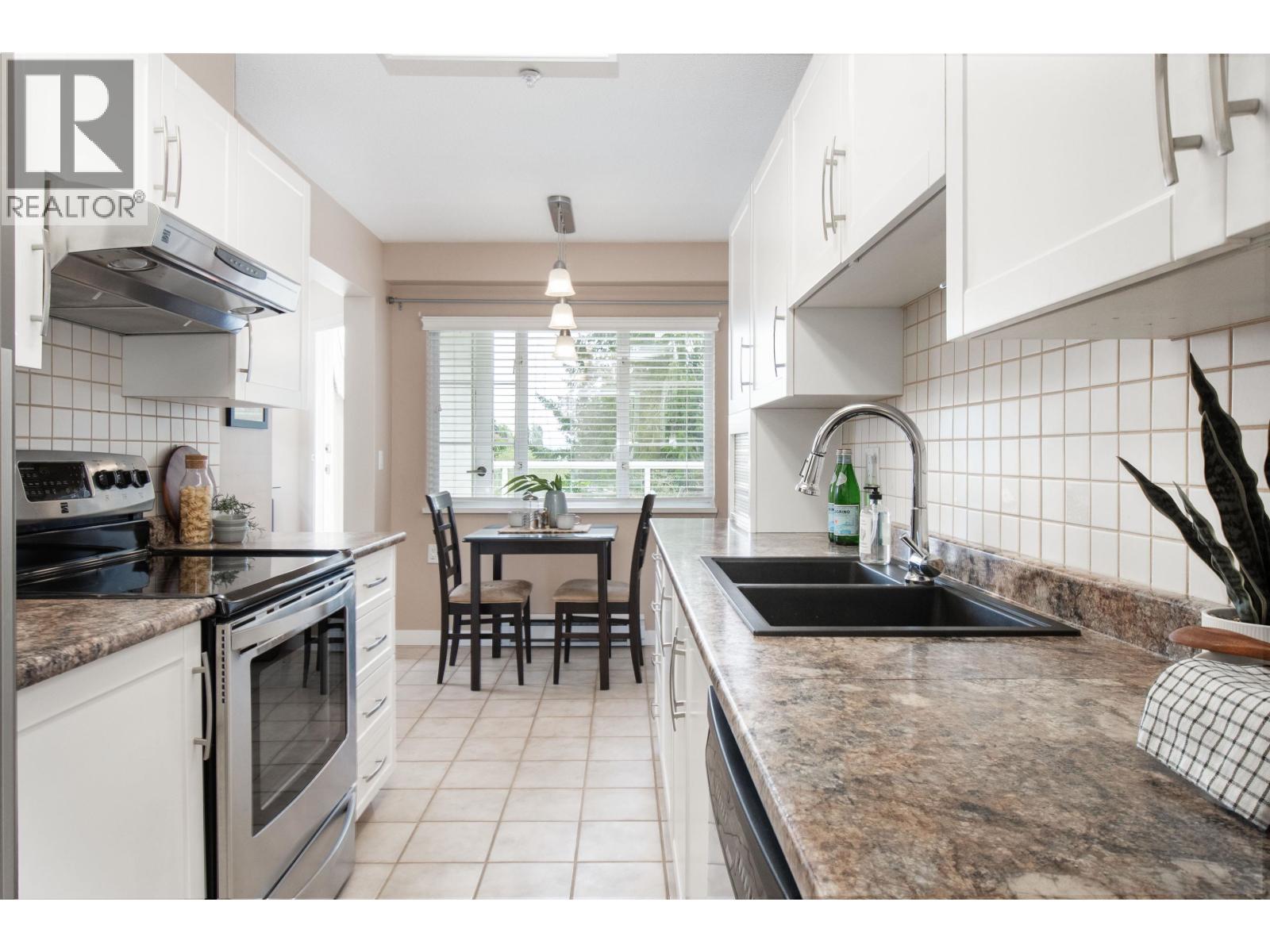 317 2020 Cedar Village Crescent, North Vancouver, British Columbia  V7J 3P5 - Photo 13 - R3115906