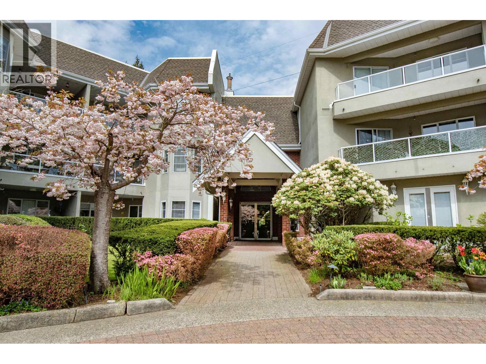 317 2020 Cedar Village Crescent, North Vancouver, British Columbia  V7J 3P5 - Photo 36 - R3115906