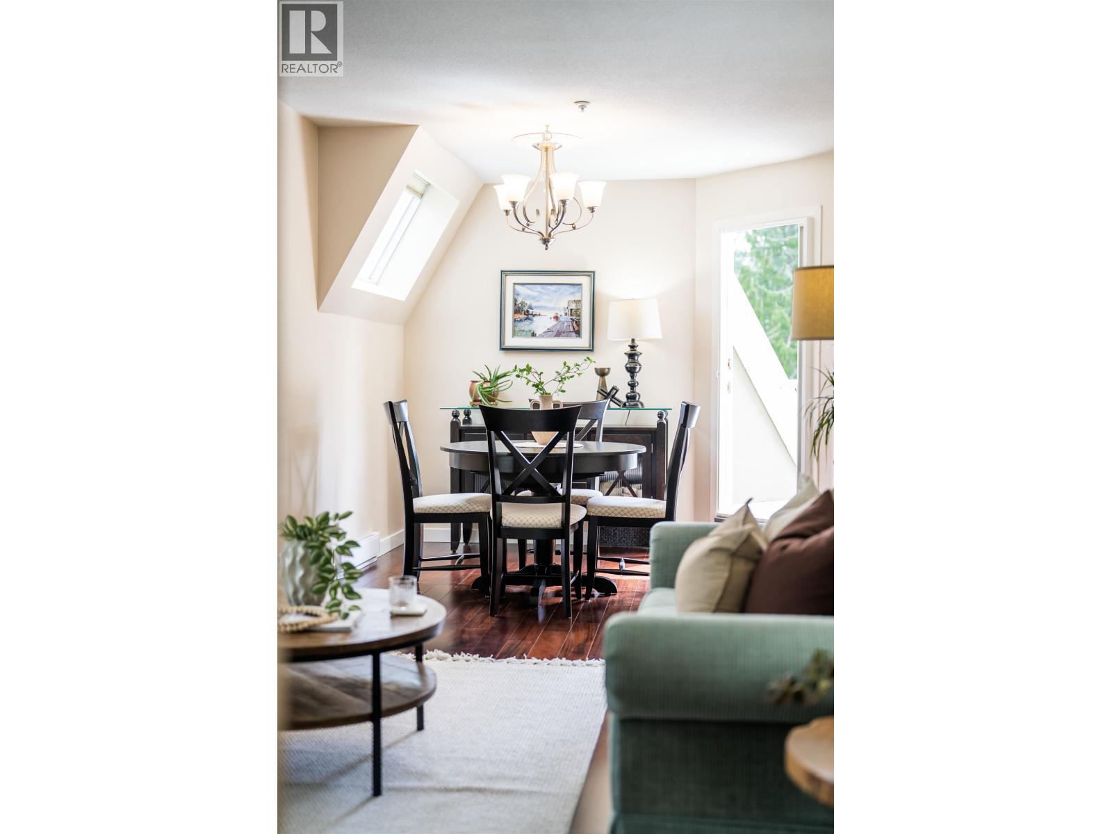 317 2020 Cedar Village Crescent, North Vancouver, British Columbia  V7J 3P5 - Photo 8 - R3115906