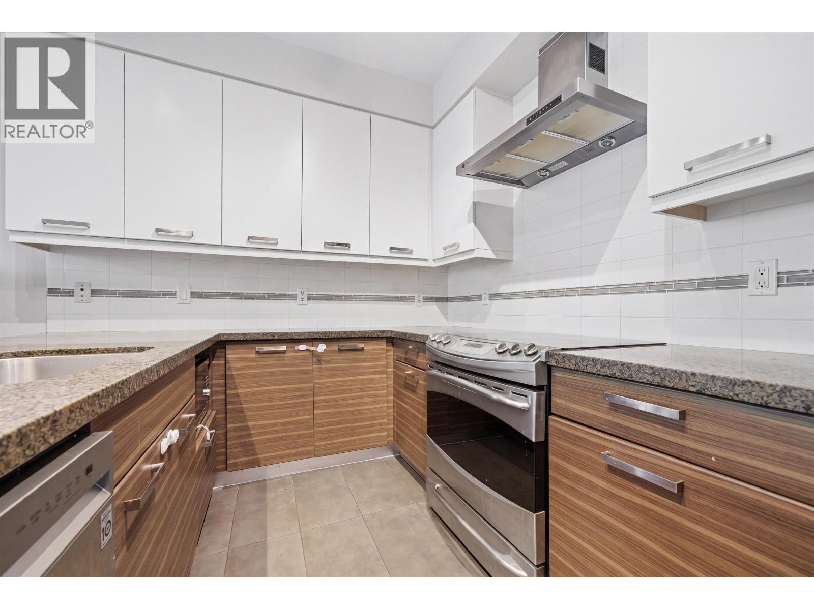 204 1273 Marine Drive, North Vancouver, British Columbia  V7P 1T3 - Photo 13 - R3115917