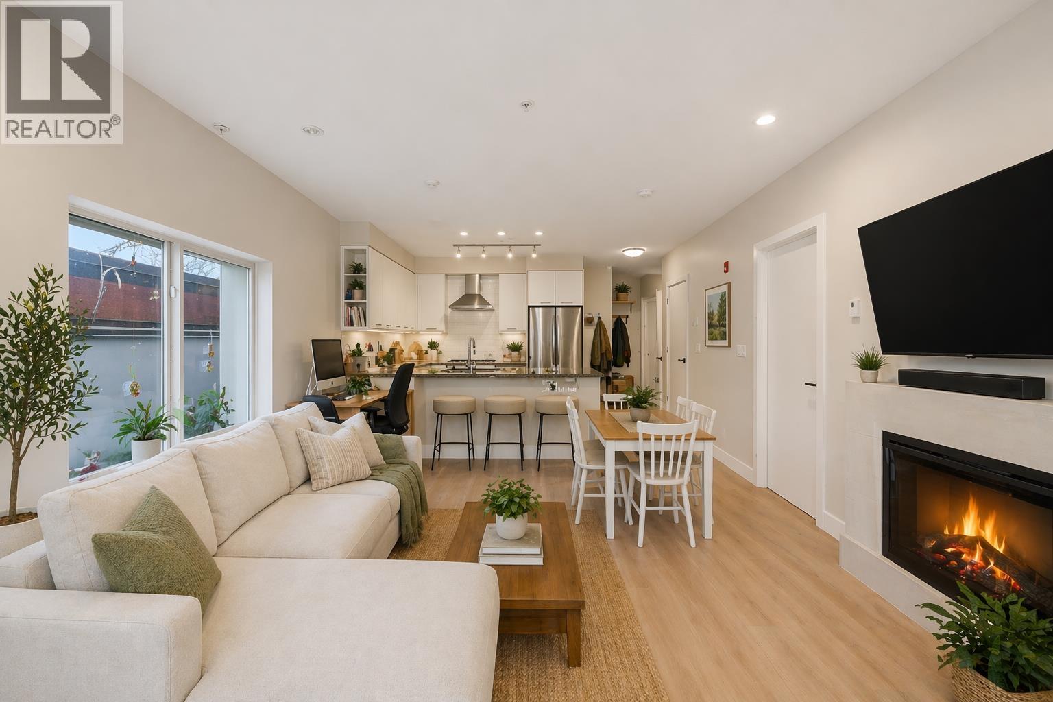 204 1273 Marine Drive, North Vancouver, British Columbia  V7P 1T3 - Photo 7 - R3115917