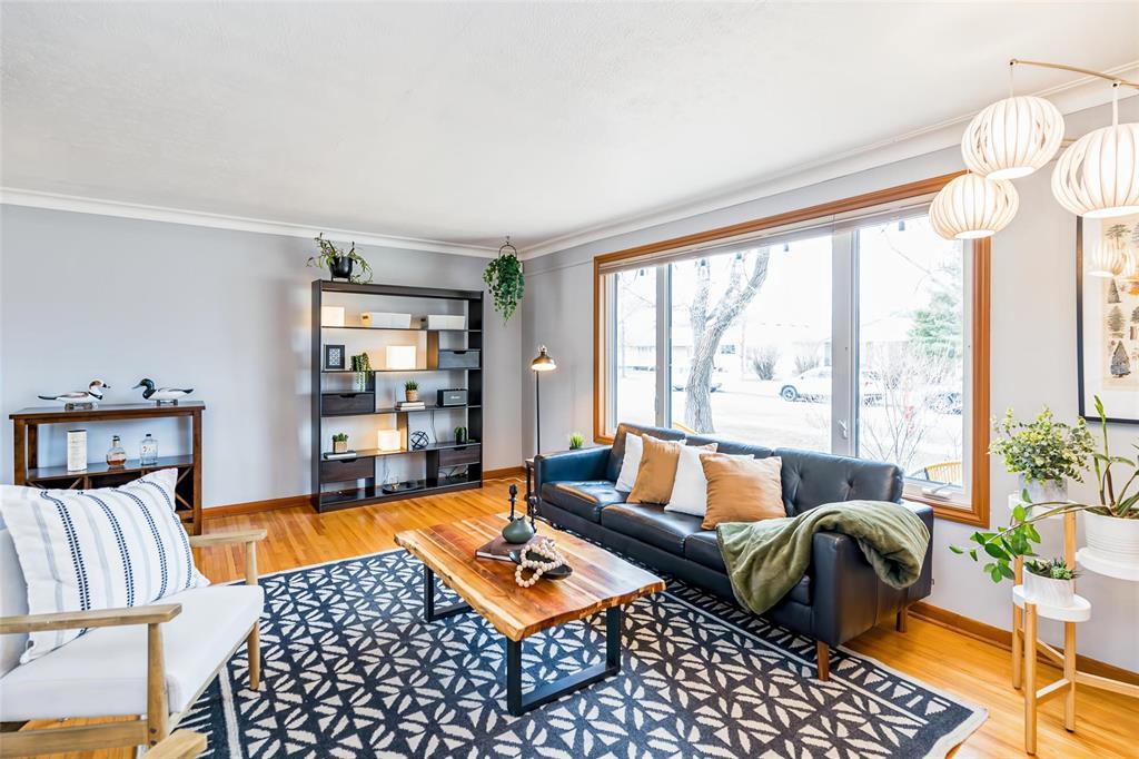 614 Oxford Street, Winnipeg, Manitoba  R3M 3K1 - Photo 2 - 202608402