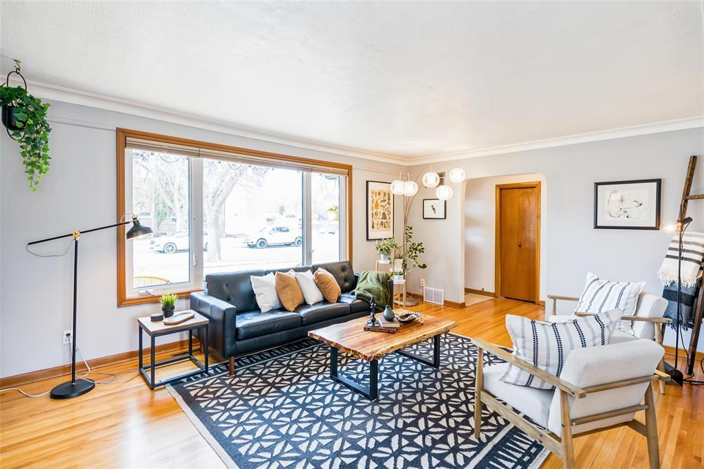 614 Oxford Street, Winnipeg, Manitoba  R3M 3K1 - Photo 3 - 202608402