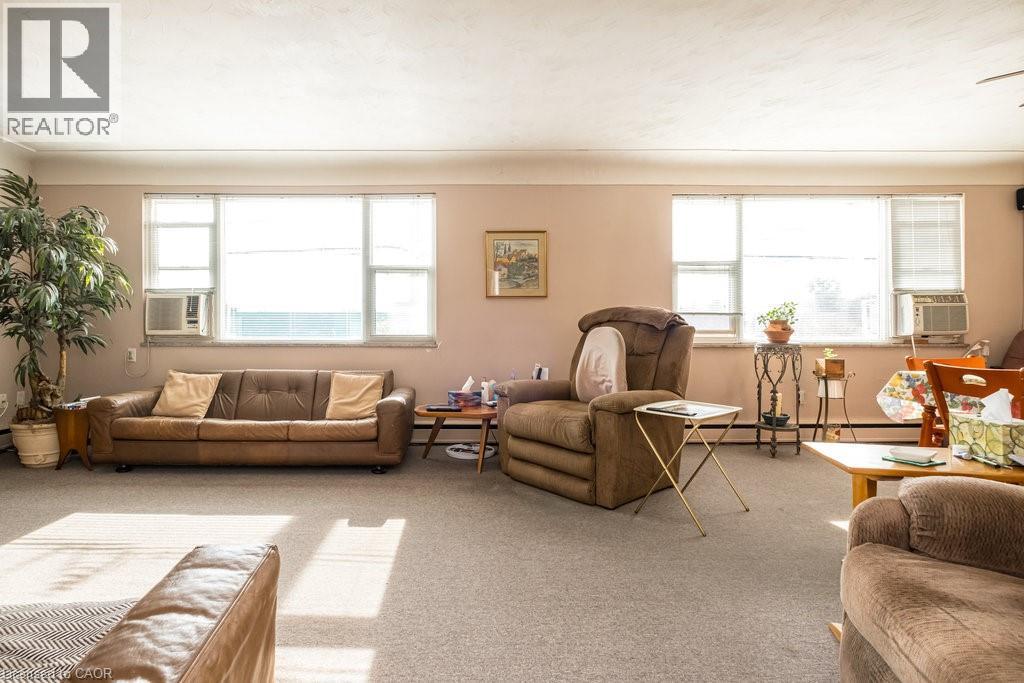 858 King Street W, Hamilton, Ontario  L8S 1K3 - Photo 5 - 40769311