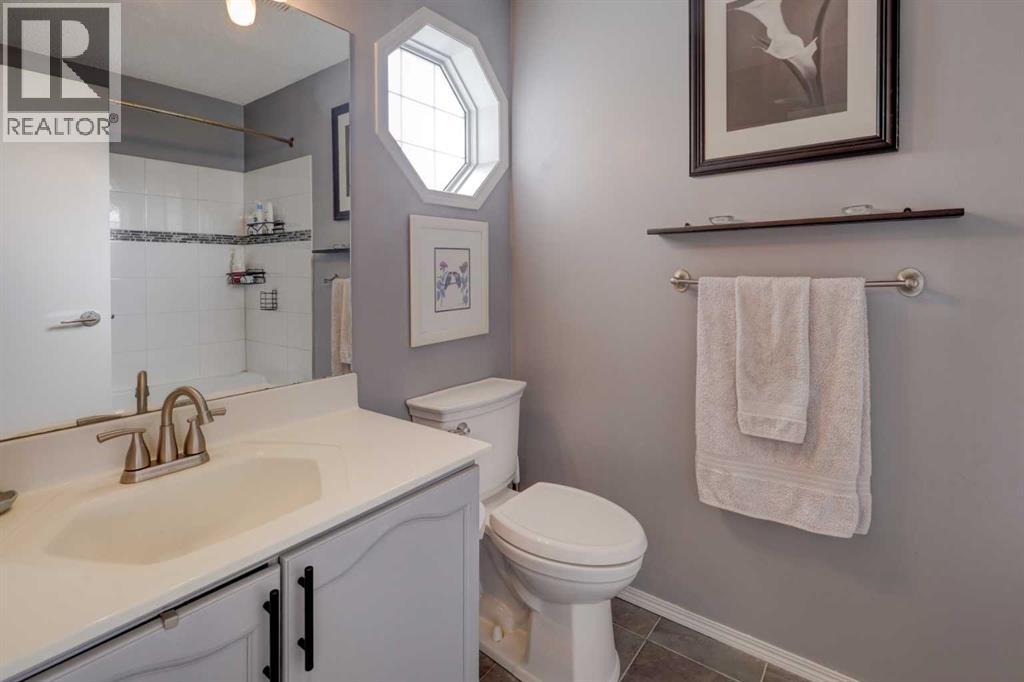 134 Hidden Way Nw, Calgary, Alberta  T3A 5S7 - Photo 18 - A2254581