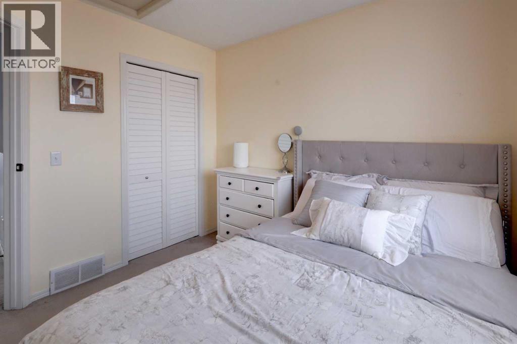 134 Hidden Way Nw, Calgary, Alberta  T3A 5S7 - Photo 19 - A2254581