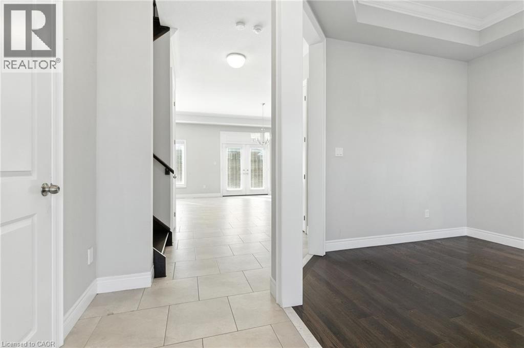 43 Riesling Court, Hamilton, Ontario  L8G 0B4 - Photo 3 - 40823182