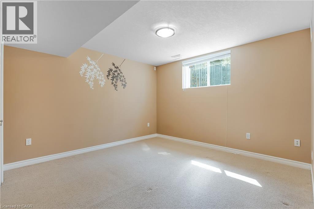 227 Chestnut Hill Crescent, Kitchener, Ontario  N2P 2X3 - Photo 35 - 40821380