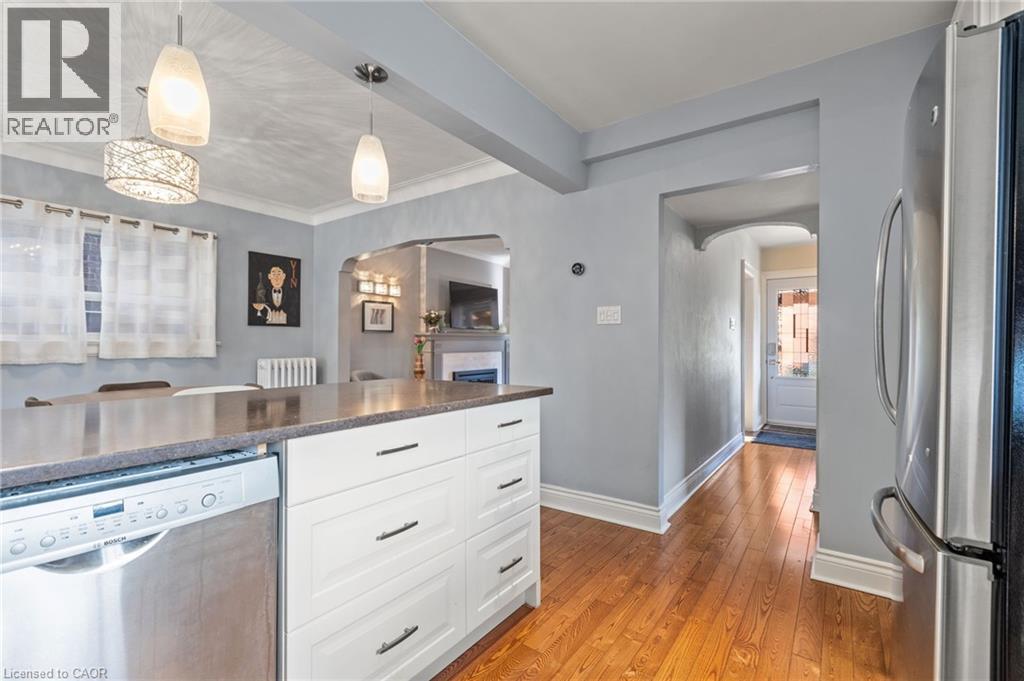 2 Lankin Boulevard, East York, Ontario  M4J 4W8 - Photo 16 - 40819638