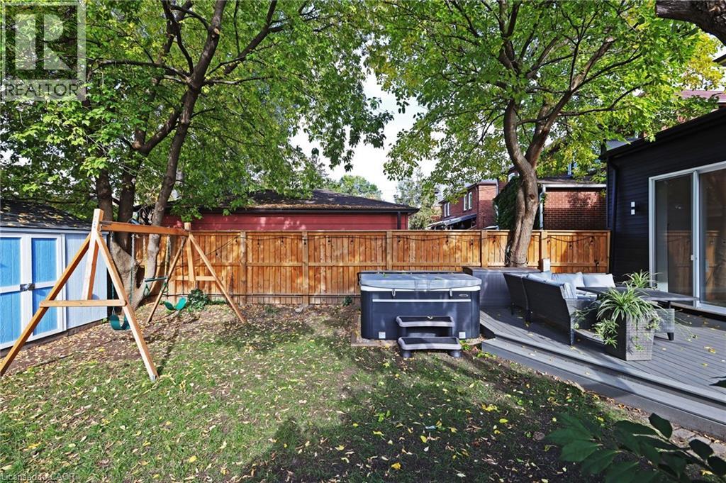 2 Lankin Boulevard, East York, Ontario  M4J 4W8 - Photo 49 - 40819638