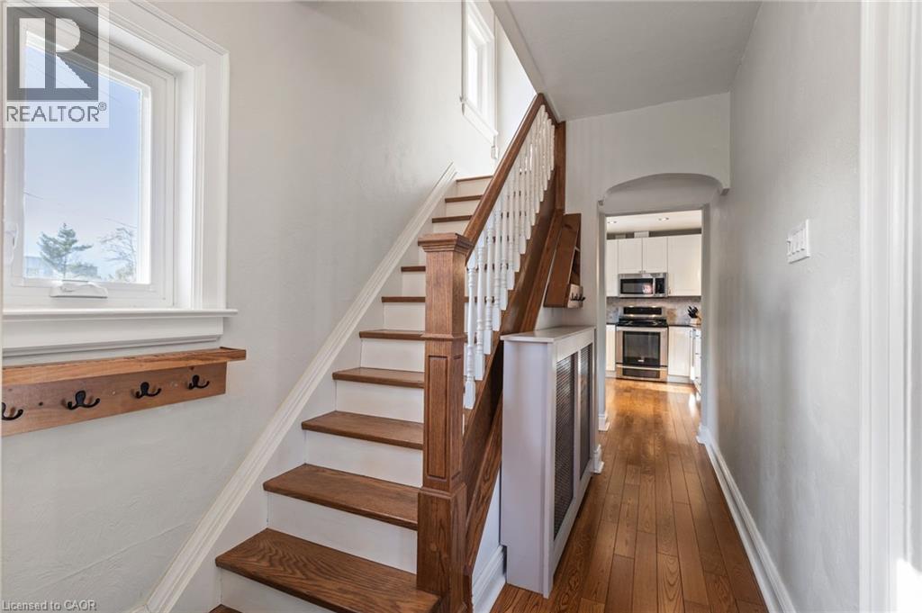 2 Lankin Boulevard, East York, Ontario  M4J 4W8 - Photo 6 - 40819638