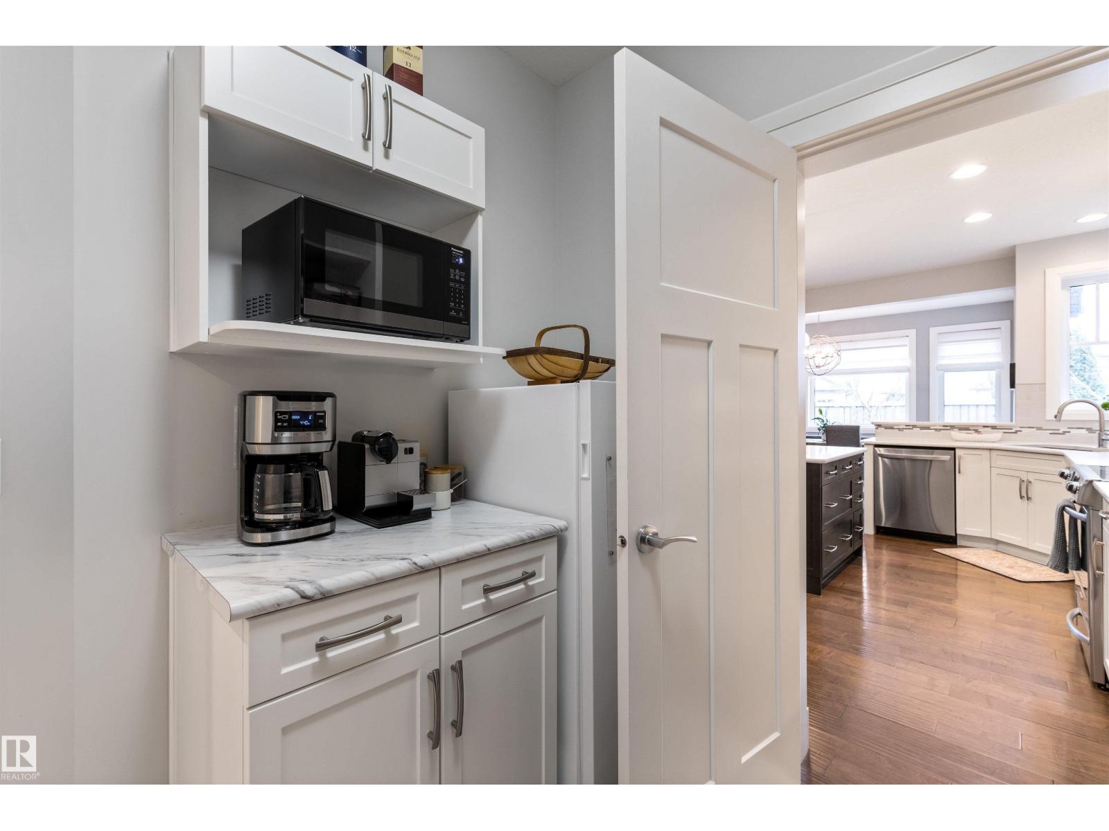 1981 Ainslie Link Li Sw, Edmonton, Alberta  T6W 2M1 - Photo 9 - E4484337