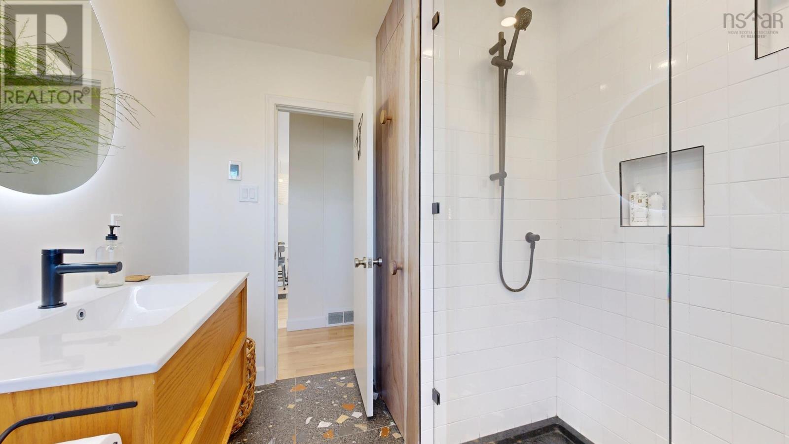 88 Hillcrest Street, Bridgewater, Nova Scotia  B4T 1T3 - Photo 22 - 202608188