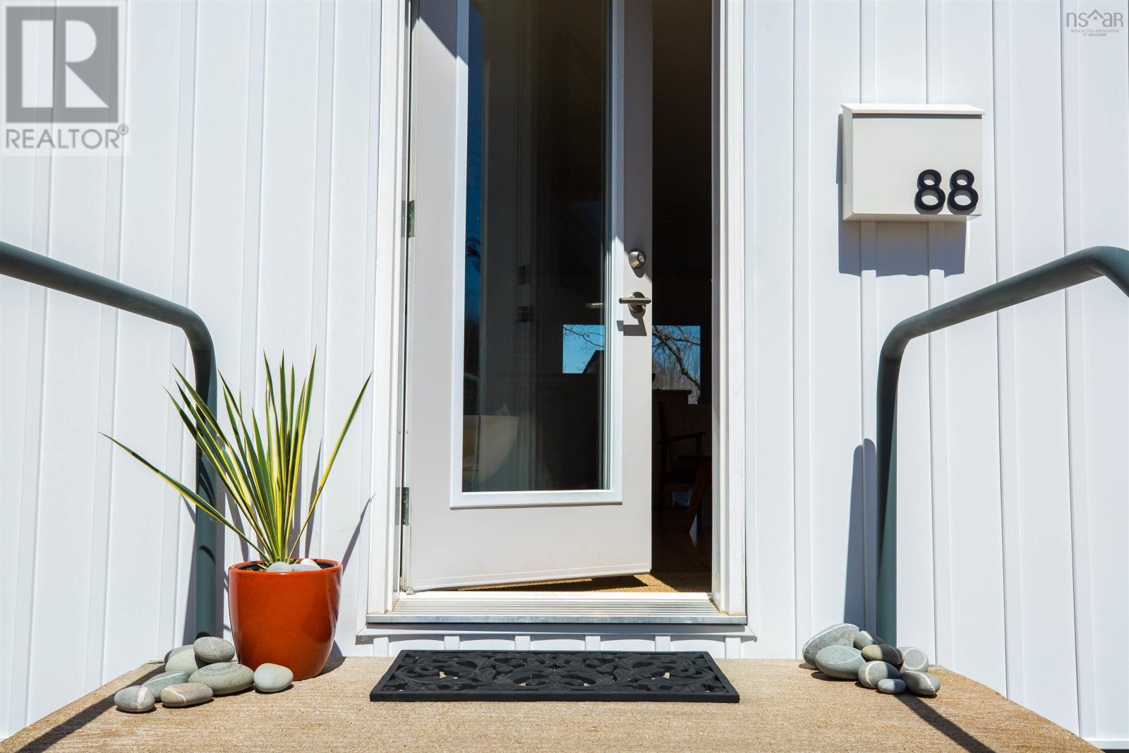 88 Hillcrest Street, Bridgewater, Nova Scotia  B4T 1T3 - Photo 1 - 202608188