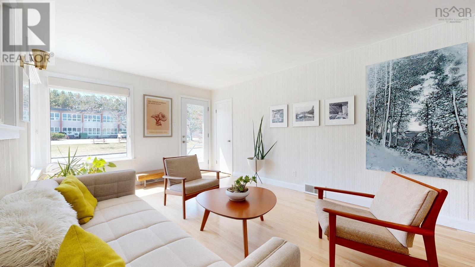 88 Hillcrest Street, Bridgewater, Nova Scotia  B4T 1T3 - Photo 3 - 202608188