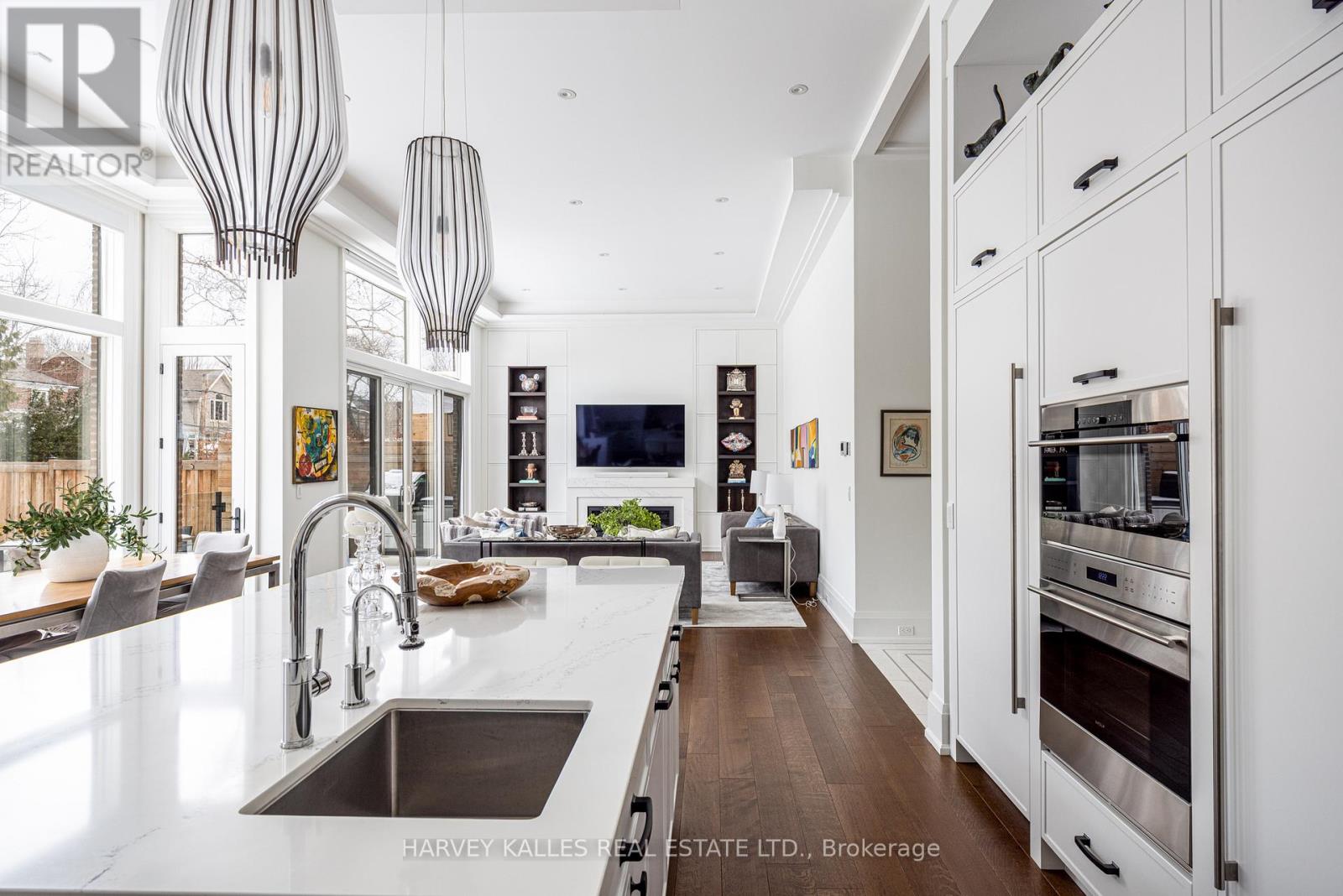 264 Cortleigh Boulevard, Toronto, Ontario  M5N 1P7 - Photo 12 - C13047258