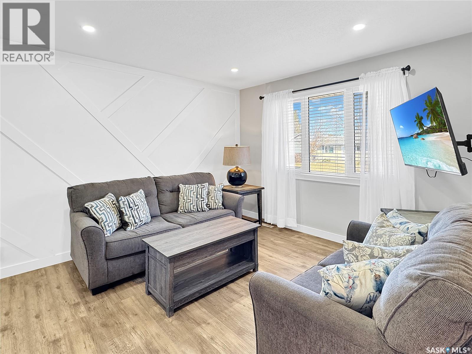 351 33rd Street, Battleford, Saskatchewan  S0M 0E0 - Photo 3 - SK034013