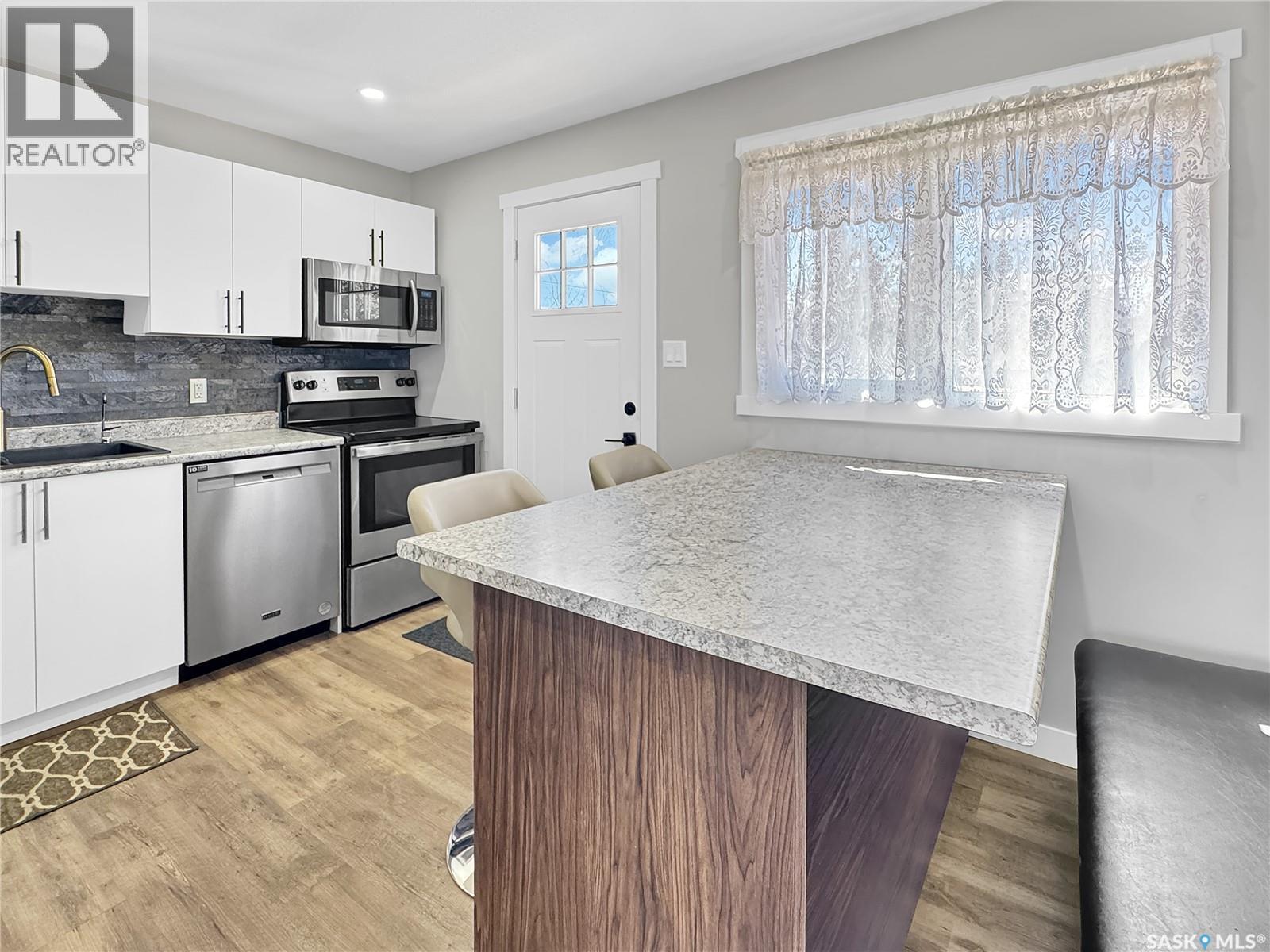 351 33rd Street, Battleford, Saskatchewan  S0M 0E0 - Photo 5 - SK034013