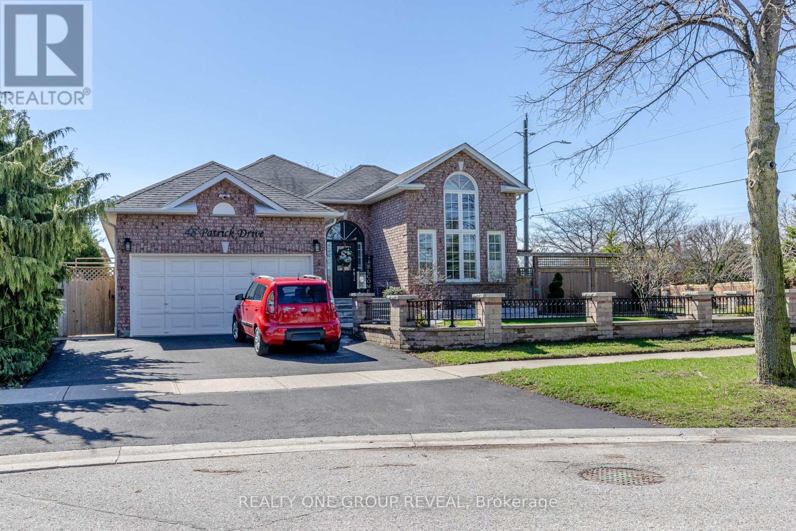 48 Patrick Drive, Whitby, Ontario  L1R 2L2 - Photo 2 - E13047190