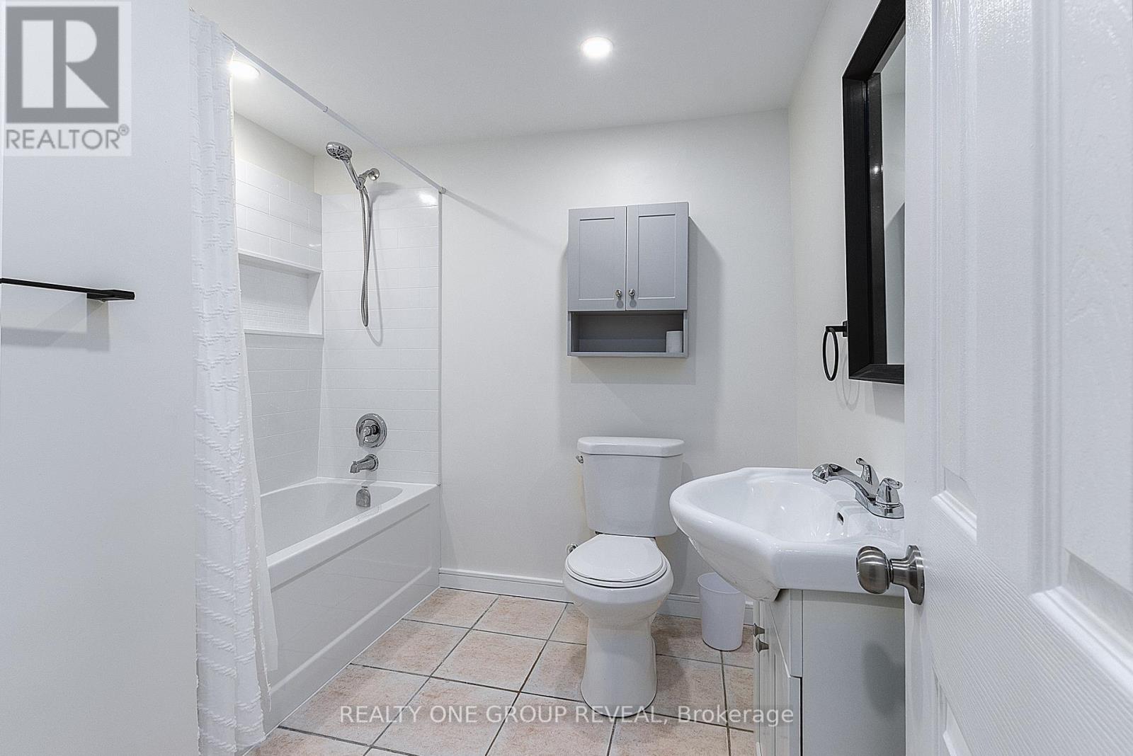 48 Patrick Drive, Whitby, Ontario  L1R 2L2 - Photo 7 - E13047190