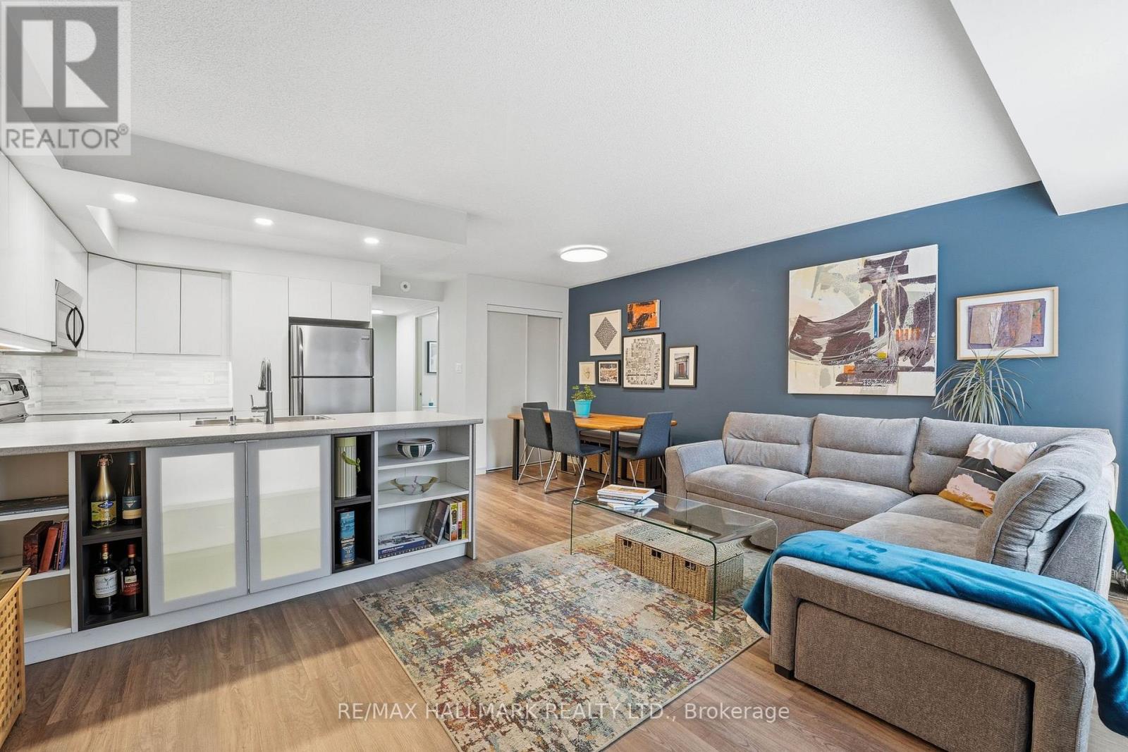 106 - 12 KAY MACPHERSON LANE, Toronto, Ontario