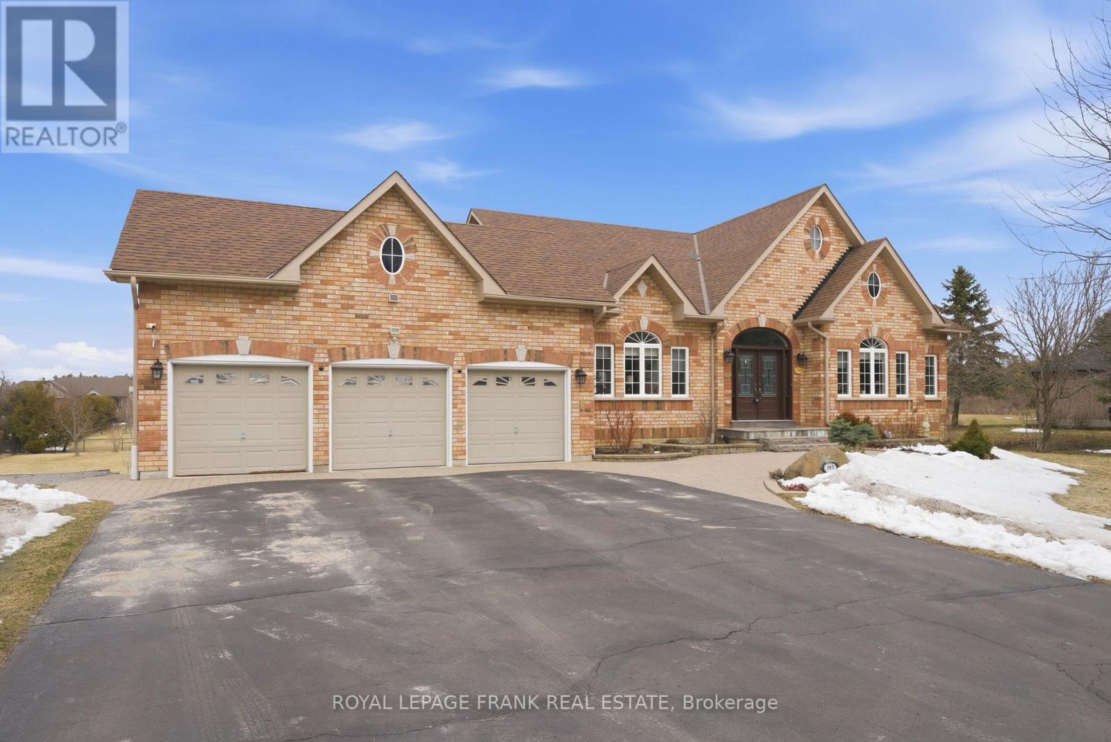 197 Mcgill Drive, Kawartha Lakes, Ontario  K9V 4R4 - Photo 1 - X12924806