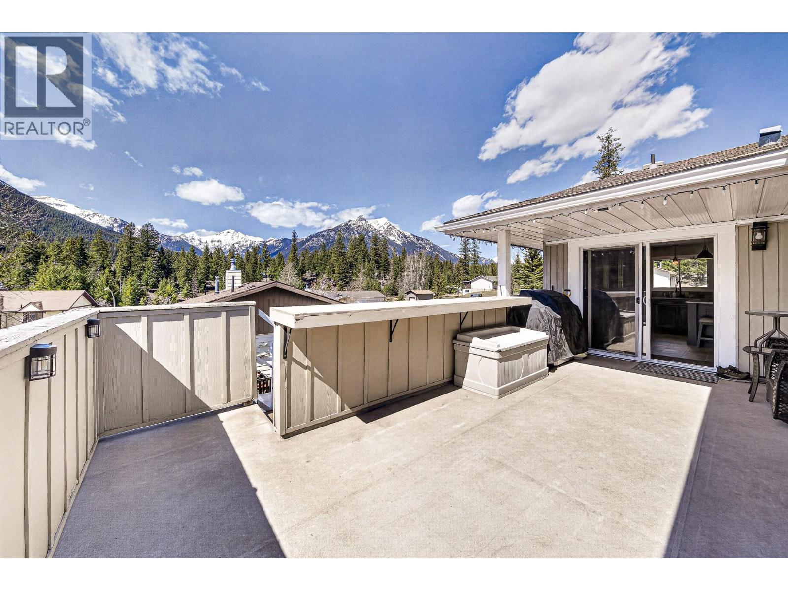 6 & 7 Clearwater Place, Elkford, British Columbia  V0B 1H0 - Photo 24 - 10384456