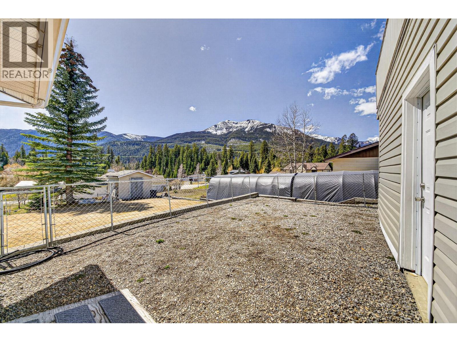 6 & 7 Clearwater Place, Elkford, British Columbia  V0B 1H0 - Photo 48 - 10384456