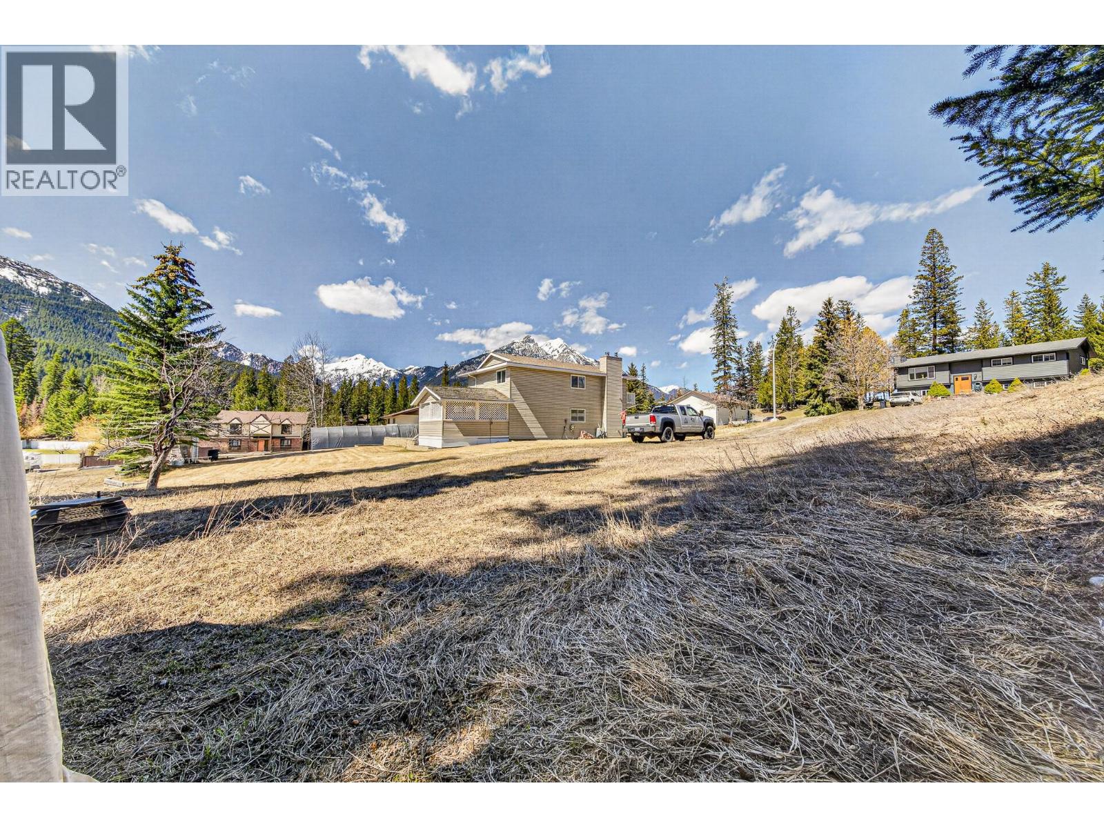 6 & 7 Clearwater Place, Elkford, British Columbia  V0B 1H0 - Photo 57 - 10384456