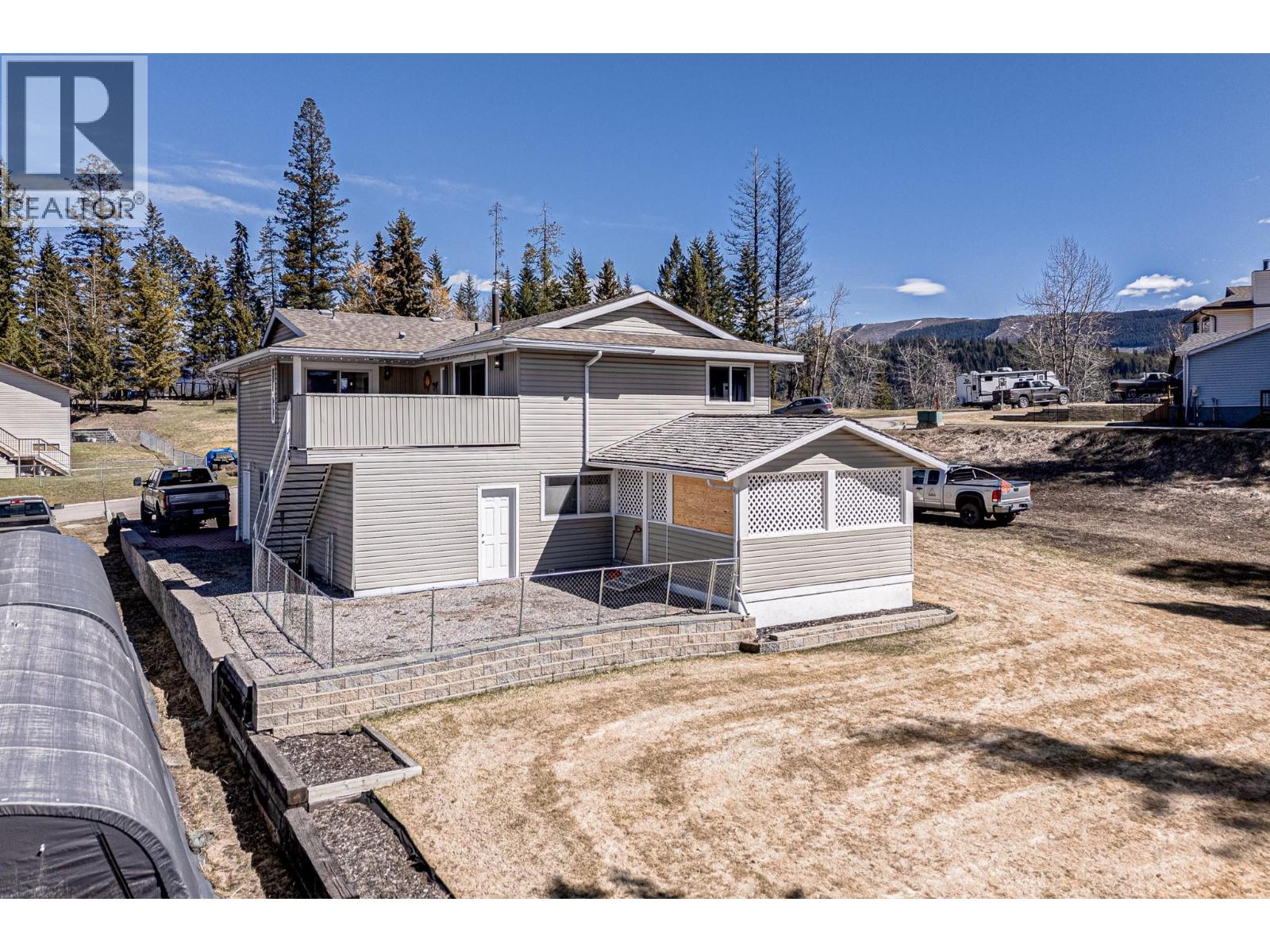 6 & 7 Clearwater Place, Elkford, British Columbia  V0B 1H0 - Photo 61 - 10384456