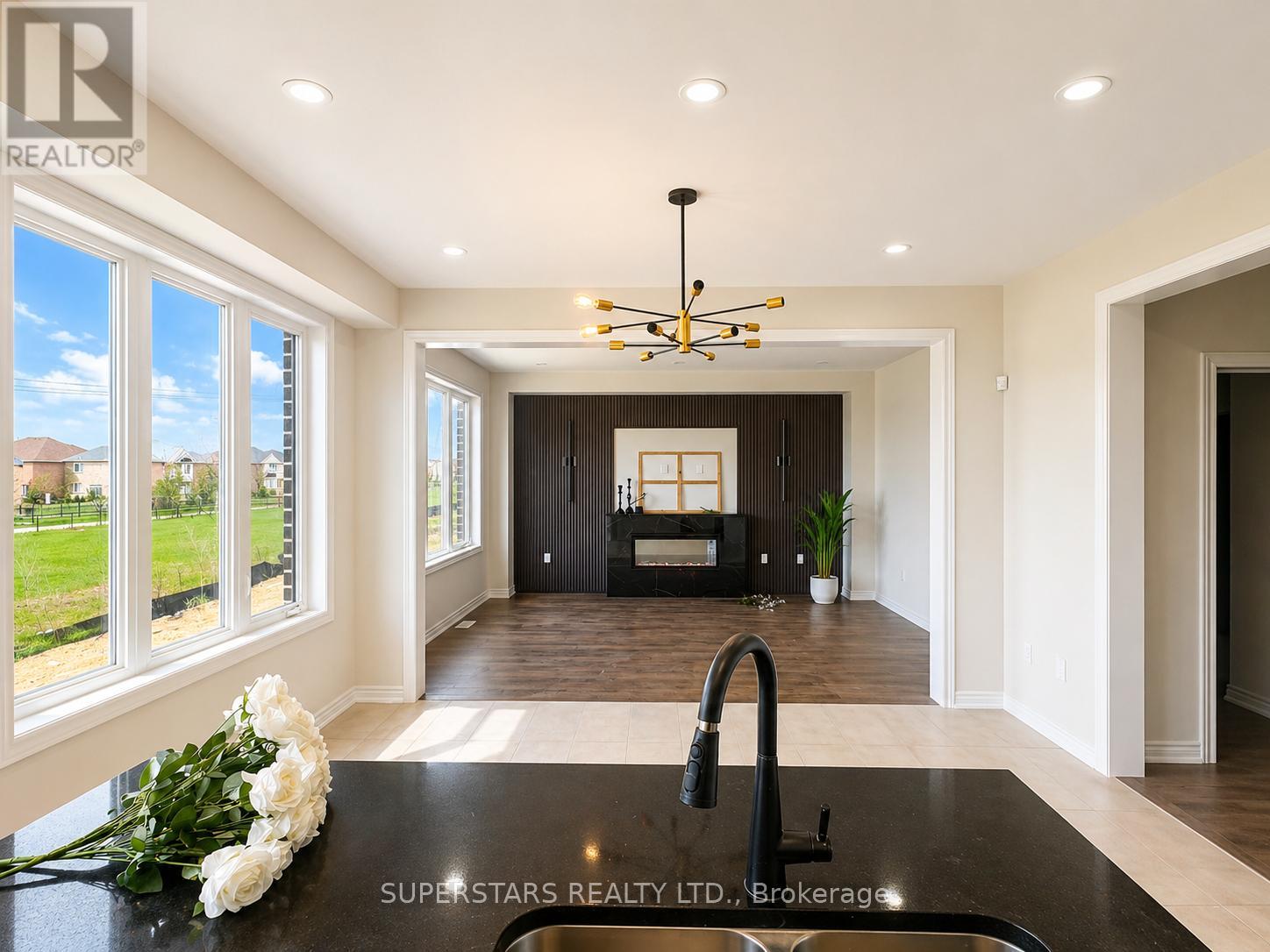 3 Percheron Court, Markham, Ontario  L6C 3E1 - Photo 3 - N13047224