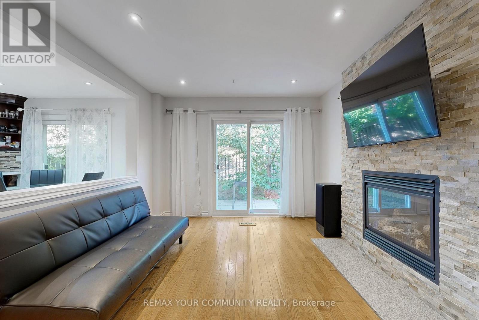 287 Manchester Drive, Newmarket, Ontario  L3Y 6J4 - Photo 7 - N13047236